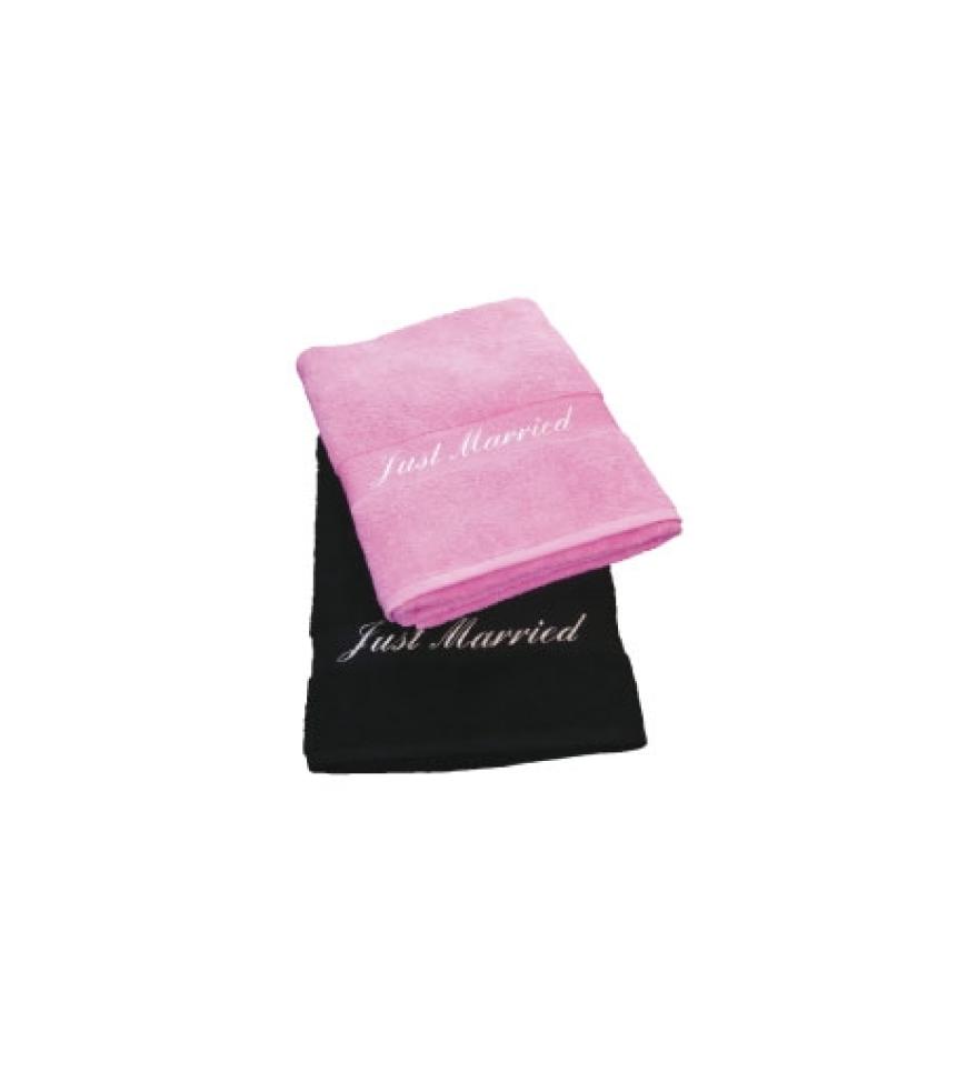 Das perfekte Hochzeitsgeschenk: Handtücher über lovelystuff.de,
je ca. 30 Euro