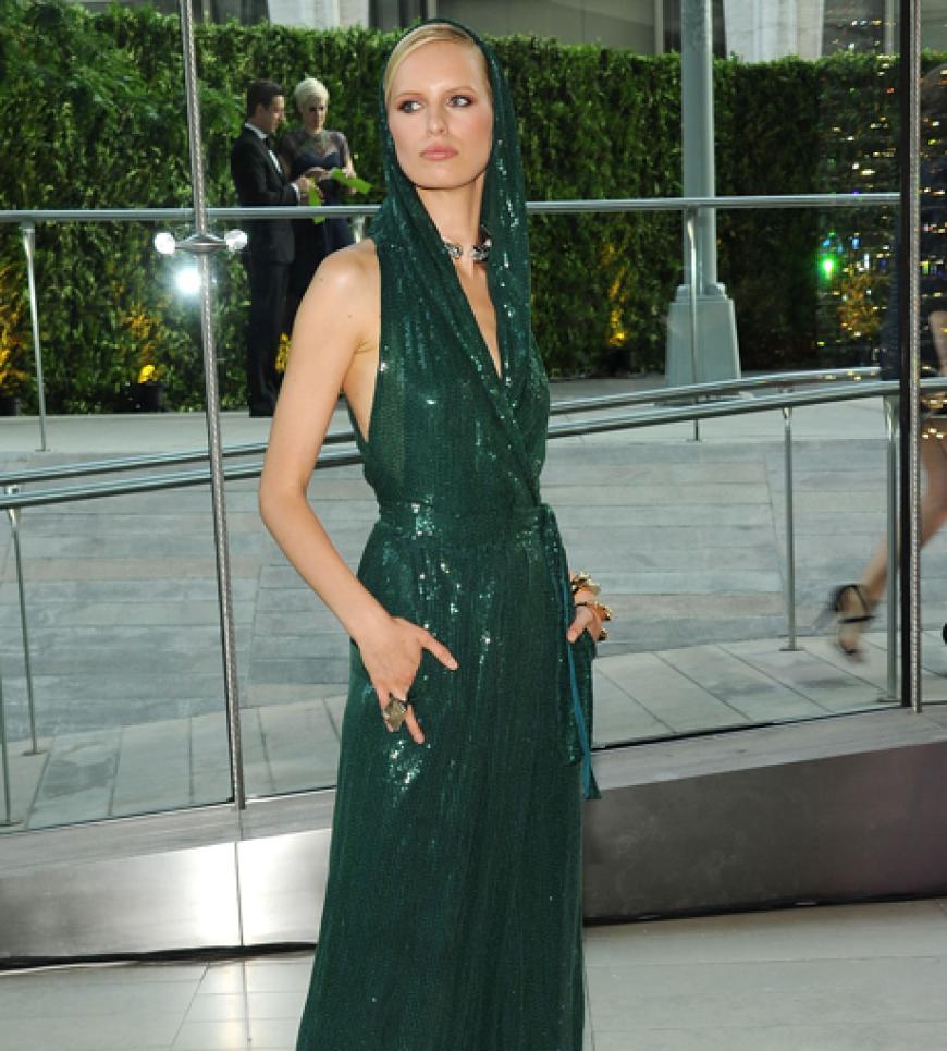 Model Karolina Kurkova erschien in DVF