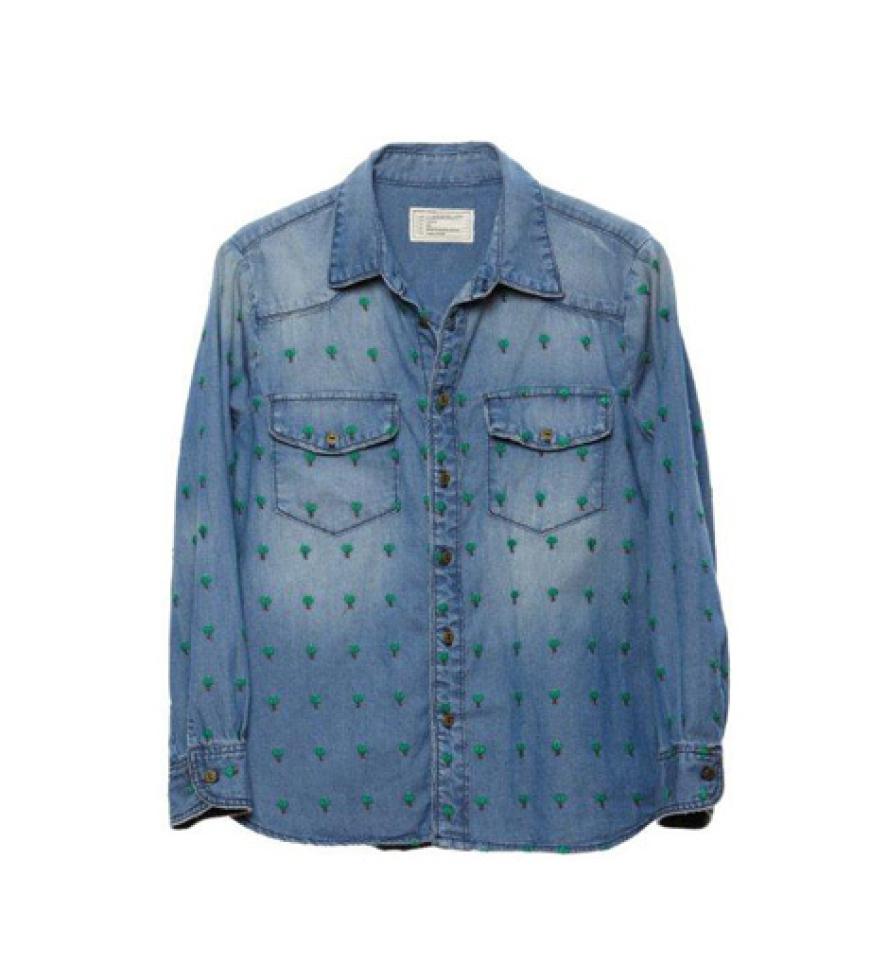 17. September 2012: Willkommen zur Jeans-Week! Diese Woche steht bei der OK! ganz im Sinne der Denim-Pants. Jetzt gibt es online jeden Tag einen Jeans-Liebling und auch im Heft (am Mittwoch, 19. September, schnell zum Kiosk) erwarten euch die neuesten Jeans-Trends, die Promi-Lieblinge und tolle Jeans-Looks.´ Den Anfang macht das wunderbare Current/Elliott Jeanshemd, ca. 300 Euro