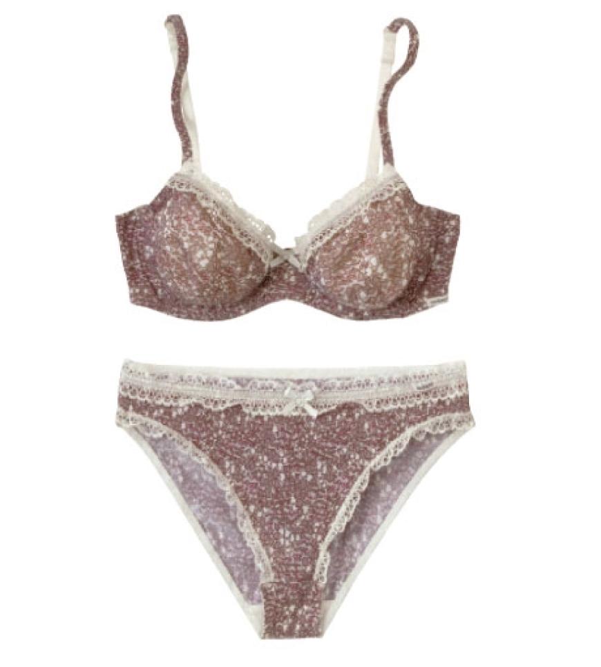 Pastelltöne von Cacharel: BH ca. 55 Euro, Slip ca. 30 Euro