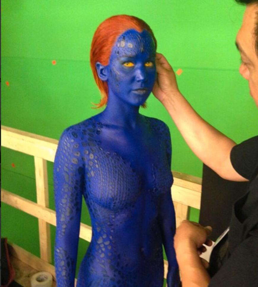 Erstes Bild vom Set: Jennifer Lawrence in einem hautengen Body-Suit für ihre Rolle der