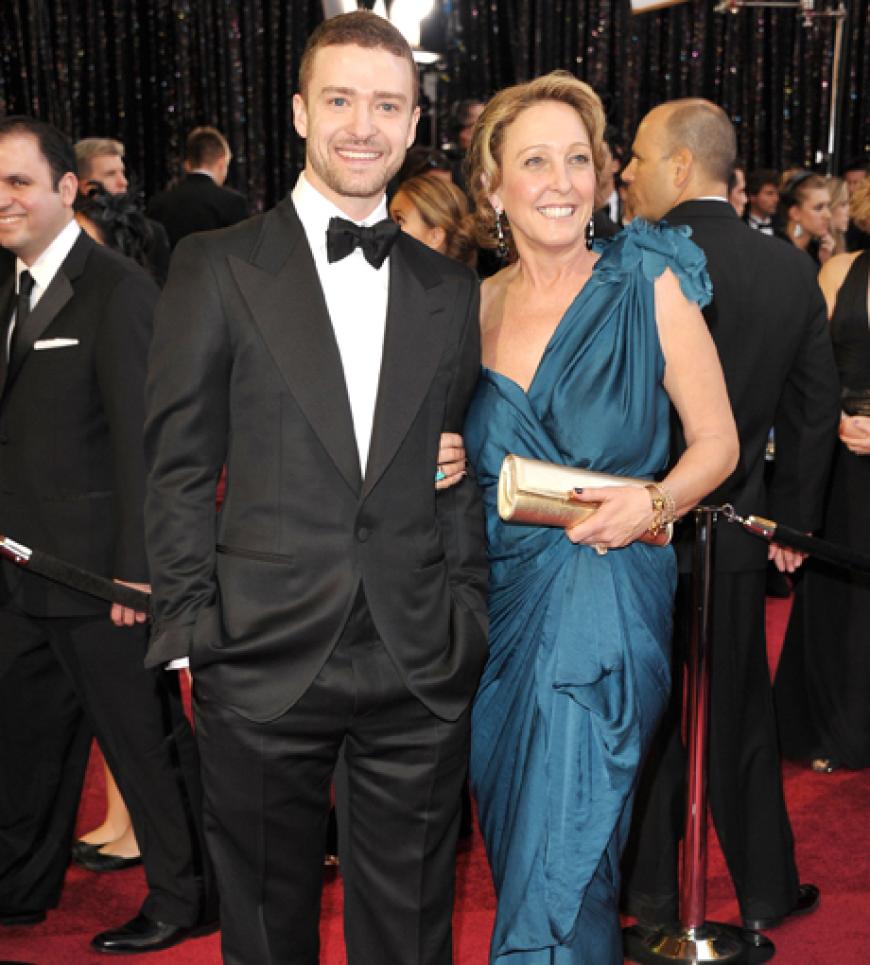 Justin Timberlake kam statt mit Freundin Jessica Biel, mit seiner Mutter