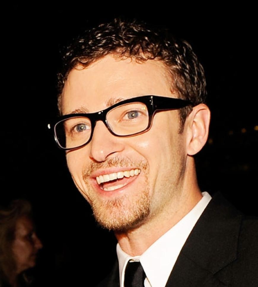 ... oder zu öffentlichen Veranstaltungen auf dem roten Teppich: Justin Timberlake verzichtet nur ungern auf das Trend-Accessoire