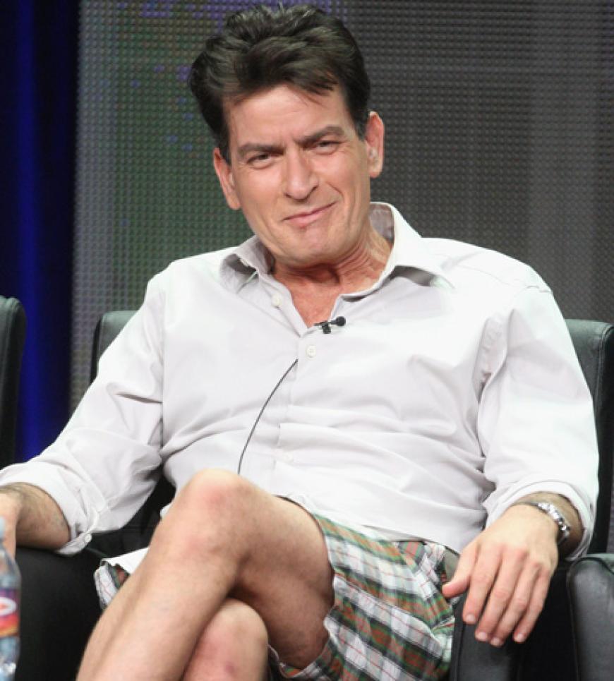 Gemeinsam mit seinem Bruder Carlos (besser bekannt unter dem Künstlernamen Charlie Sheen) produziert er derzeit dessen neue Serie