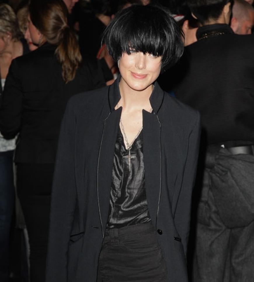 Das britische Supermodel Agyness Deyn trägt ihre Haare neuerdings schwarz