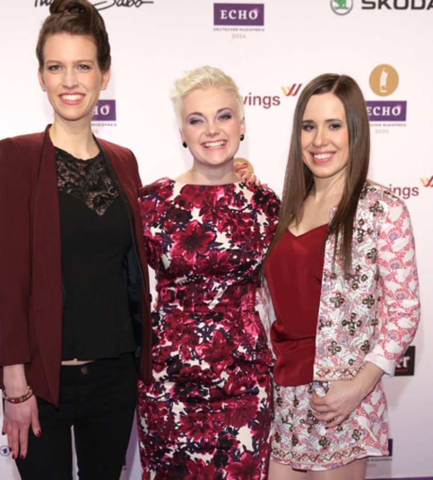 Die Musikerinnen Natalie Plöger (l-r), Ela Steinmetz und Yvonne Gru?nwald von der Band Elaiza