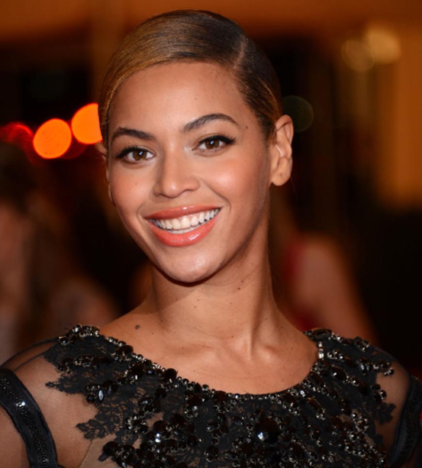 Diese prominenten Parfumkreationen sollen nicht nur gut riechen, sie sollen uns auch etwas sagen. OK! hat die duftenden Botschaften von Beyoncé Knowles, Madonna & Co. entschlüsselt