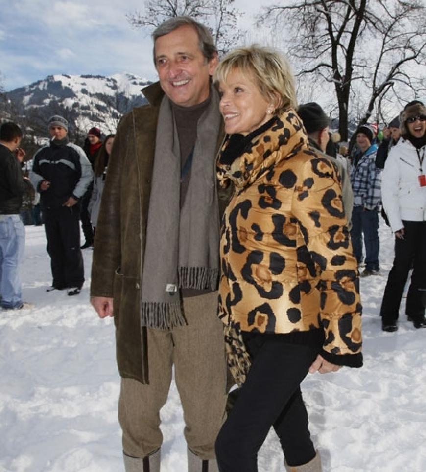 Schauspielerin Uschi Glas mit ihrem Ehemann Dieter Hermann im Skiurlaub