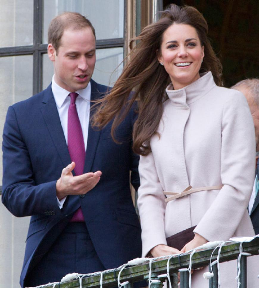 Wegen extremer Schwangerschaftsübelkeit muss Kate zu Beginn ihrer Schwangerschaft für einige Tage ins Krankenhaus. Es folgte ein schwerer Schicksalsschlag, denn nach einem Scherzanruf von zwei australischen Radiomoderatoren brachte sich Kates Krankenschwester Jacintha Saldhana um.