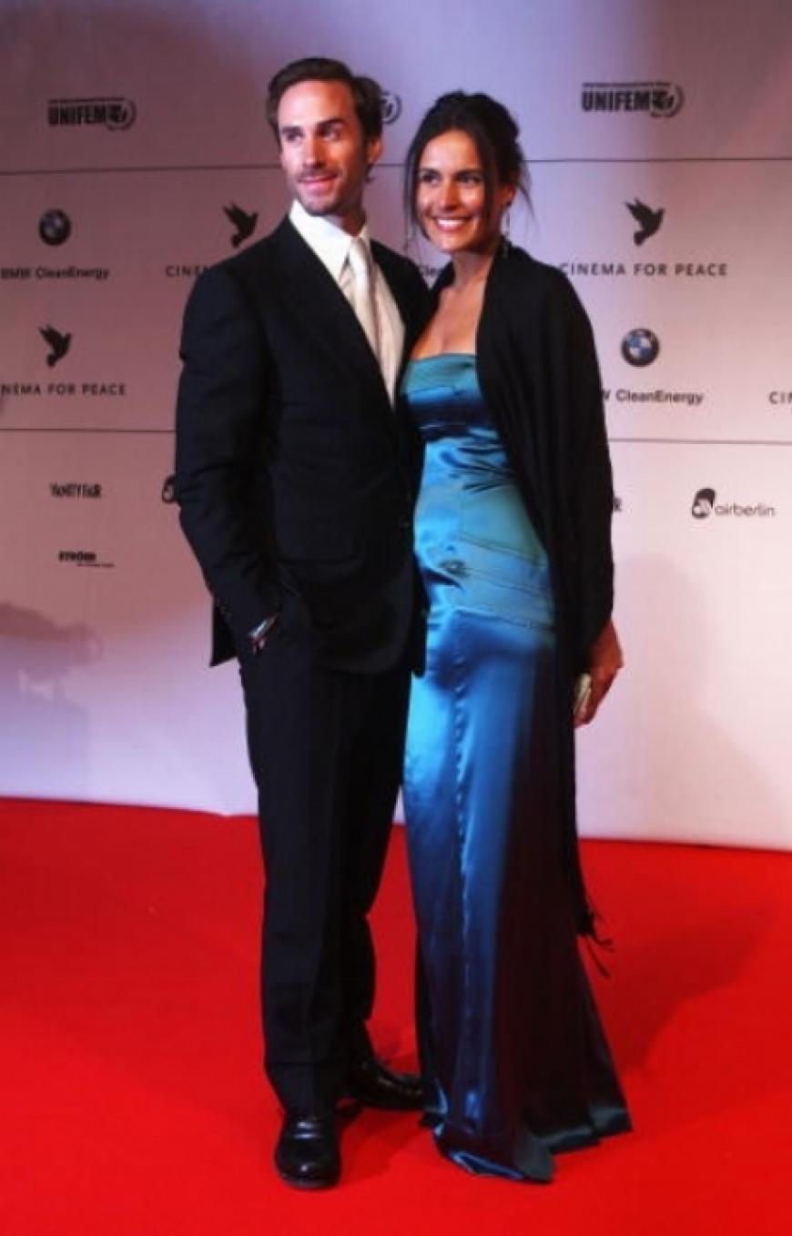 Joseph Fiennes und Partnerin Maria Dolores