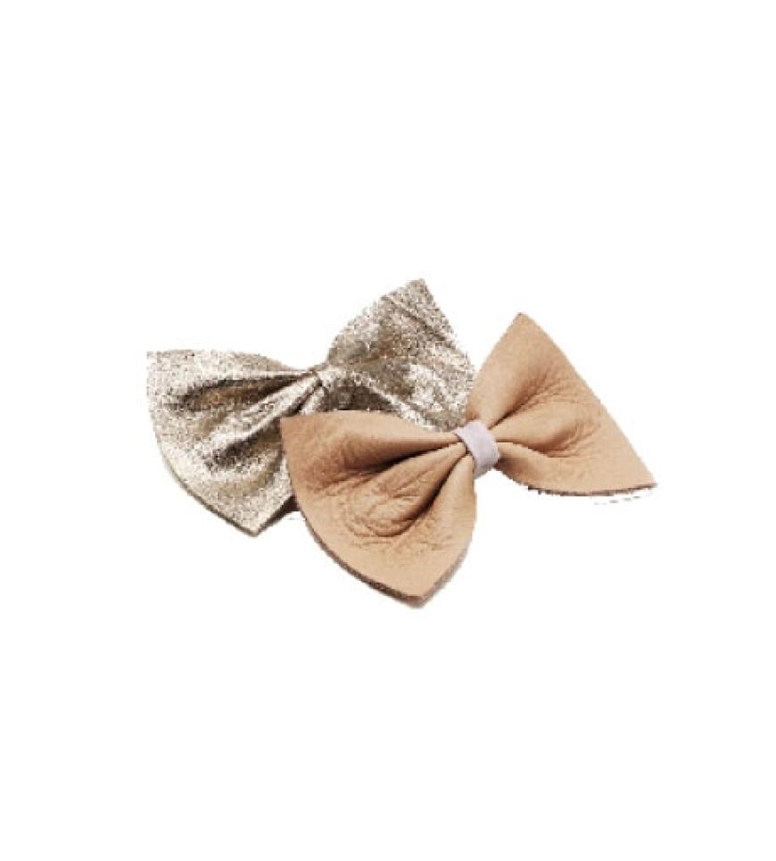 Haarspangen aus Leder von Black Lily, je ca. 30 Euro
