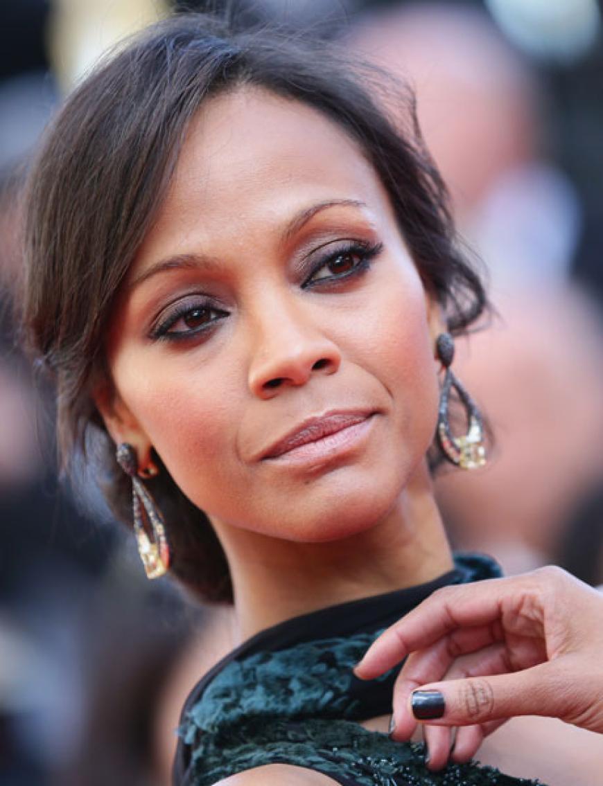 Erste Spuren von einer langen Nacht. Zoe Saldana wirkt ziemlich müde