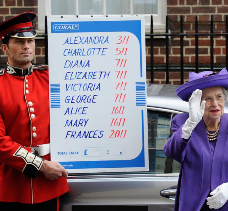 Auch die Queen zeigte sich schon vor dem Hospital - ok, es ist zwar eine Doppelgängerin. Aber winken kann sie wie die Echte!
