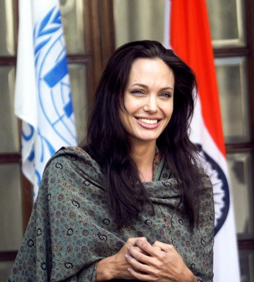 Jolie bereist New Delhi in Indien