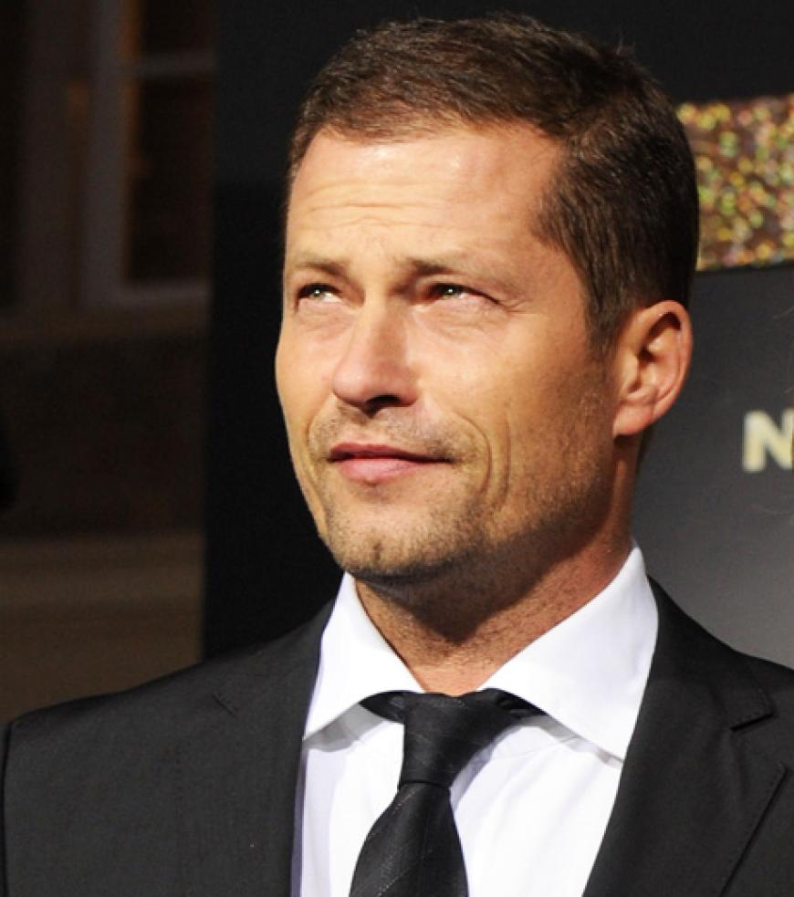 Bei der männlichen Besetzung unserer deutschen Ausgabe könnten wir uns Til Schweiger gut vorstellen. Vorteile: Sexy und erfolgreich. Nachteil: Der Gute ist leider zu alt für die Rolle