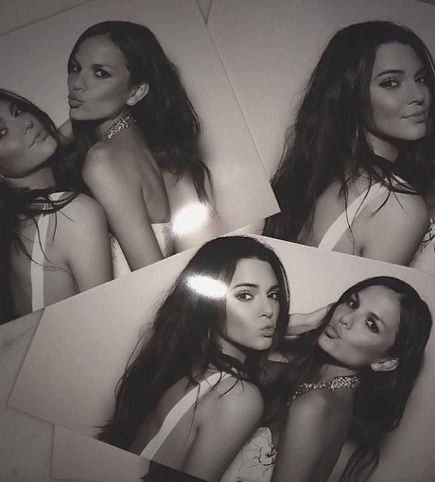 Strike a pose: Kendall Jenner zeigte ihre besten Posen mit Model-Freundin Allie Rizzo vor der Kamera