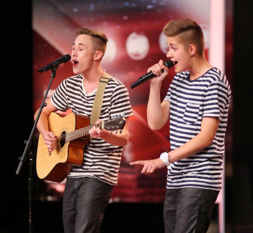 Eiko und Denny (v. li.) singen ein Lied von Justin Bieber und müssen um den Einzug in die nächste Runde hart kämpfen doch schließlich ist die Jury auf ihrer Seite