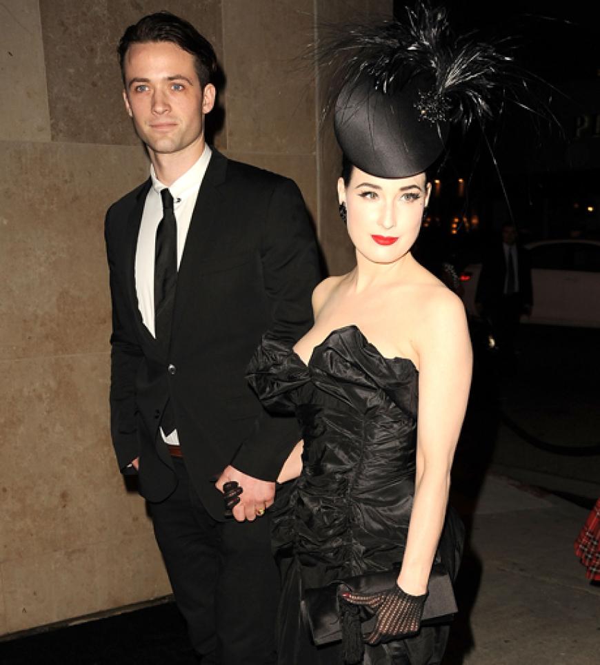 Dita Von Teese kam mit ihrem Freund Louis-Marie de Dastelbajac Hand in Hand