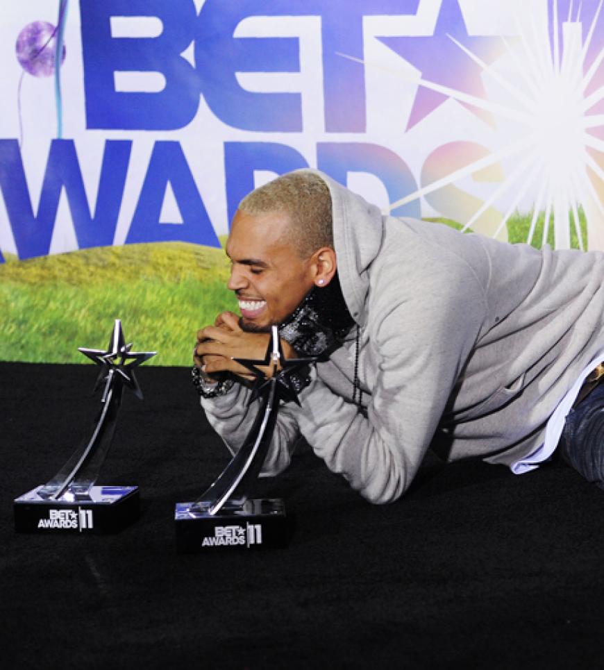 Chris Brown freut sich über seine Preise