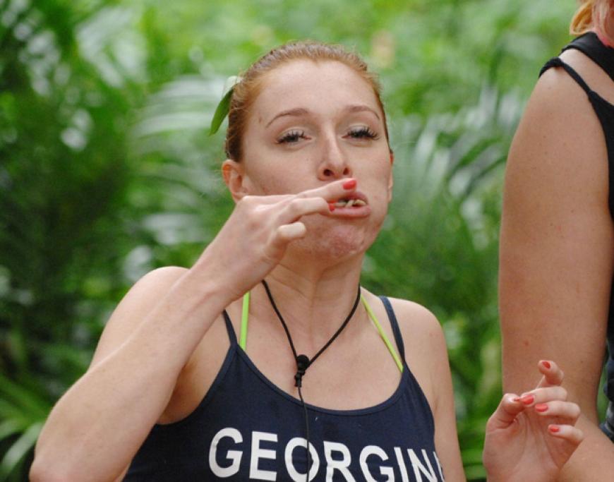 Nach gekochter Qualle muss Georgina eine abgekochte Buschschweinvagina verzehren. Nach dem üblichen Hin- und Her schluckt sie das gummiartige Teil runter