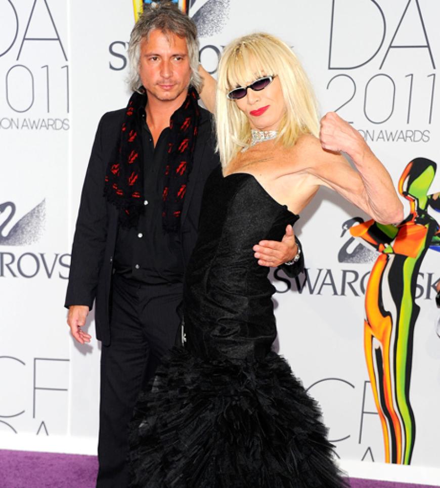 Die Designerin Betsey Johnson fällt immer auf