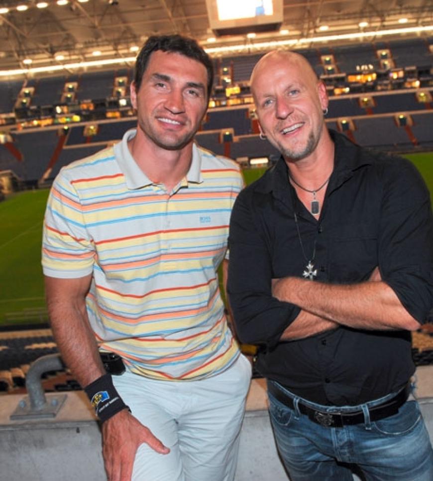 Rainer Schaller und Weltmeister Vitali Klitschko. Der Boxer ist seit mehreren Jahren ein fester Werbepartner der Fitnessstudio-Kette