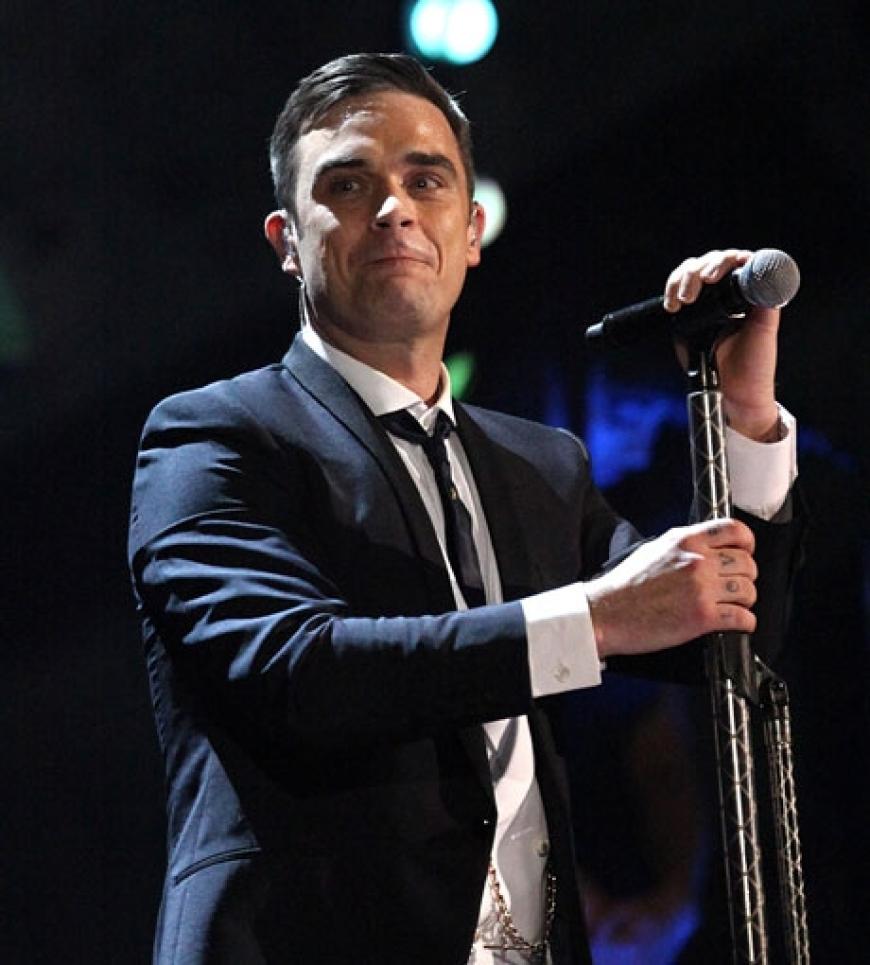 Auf sein Comeback haben tausende Frauen gewartet: Wenn Robbie Williams auf der Bühne steht, bringt er seine Fans um den Verstand. Sein Herz gehört aber nur einer: Seiner Frau Ayda Field