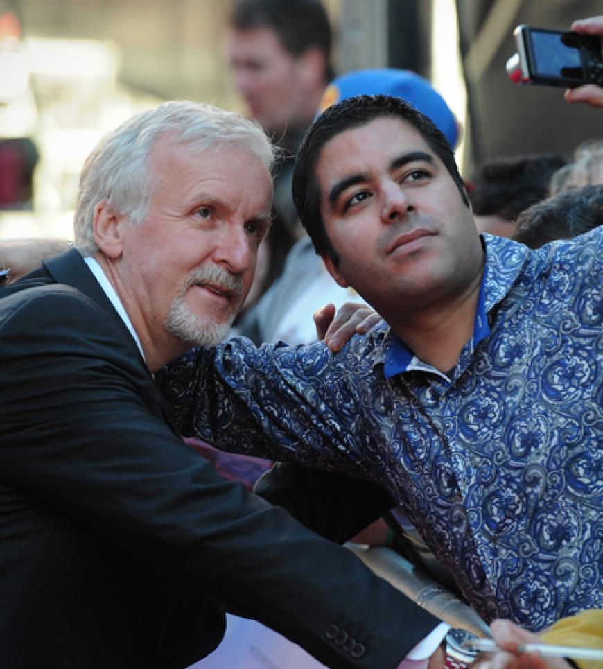 James Cameron mit Fans.