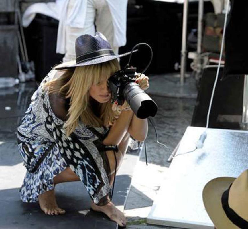 Beim ersten Fotoshooting legte Heidi selbst Hand an und fotografierte ihre Mädchen