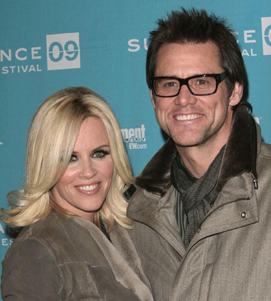 Die überraschende Nachricht von der Trennung gab das Paar über Twitter bekannt. Jetzt will Jim Carrey für die fünfjährige Beziehung zum Ex-Playmate über 18,5 Millionen Euro zahlen. Ganz freiwililig und obwohl sie nicht einmal verheiratet waren