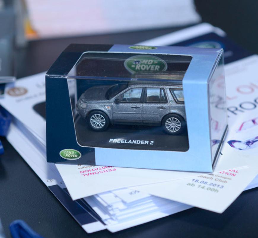 Mit dem großen Wage wurden die Promis vorgefahren - für Zuhause gabs die Miniaturausgabe vom Landrover Freelander