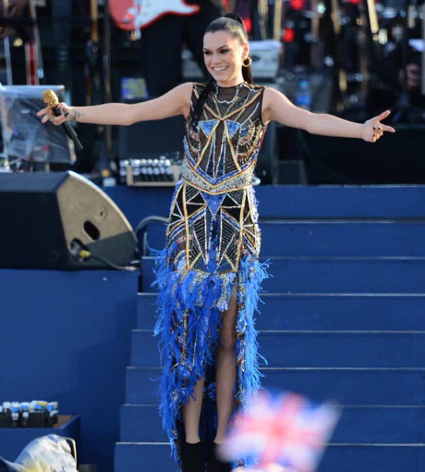 Ein Superstar für Elizabeth II: Jessie J auf der Bühne vor dem Buckingham Palast in London