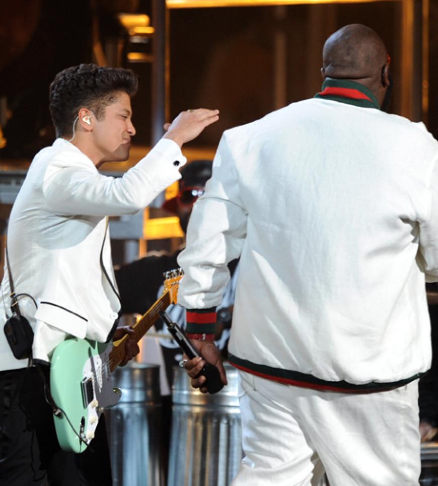 Bruno Mars performte mit Rapper Rick Ross