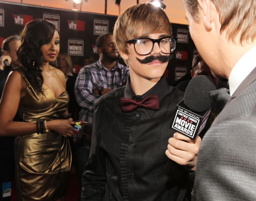 Bieber als Interviewer - er treibt gern Schabernack