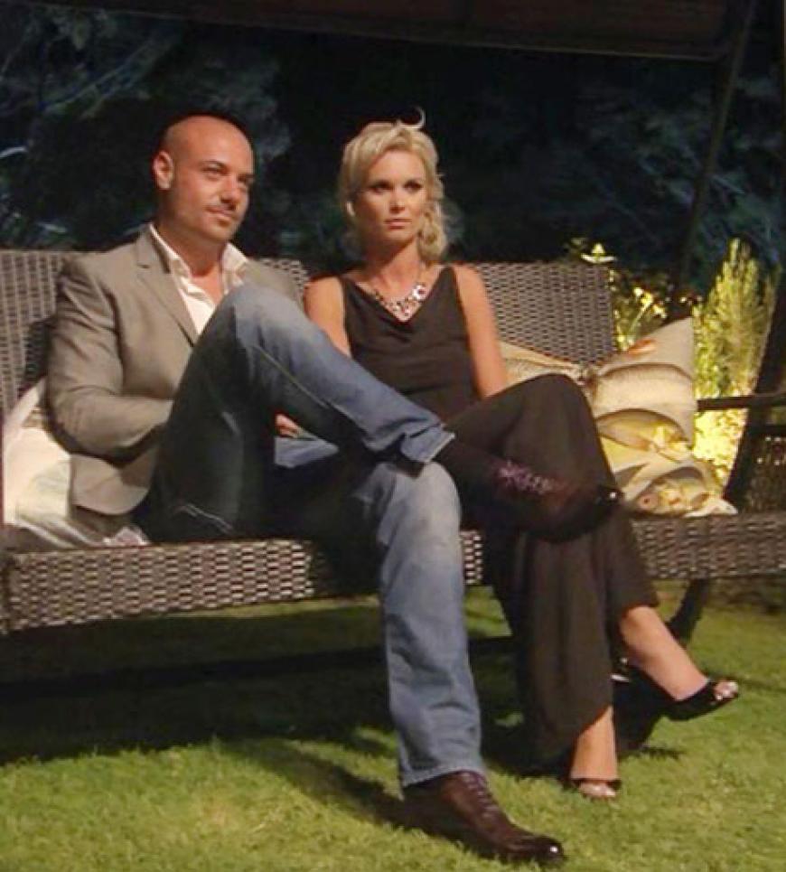 Endlich kommt es zum Gezicke! Juchu! Katja disst im Gespräch Angelina. Der Mutter gefällt gar nicht, Angelina so viel Aufmerksamkeit bekommt. Christian, von Katjas Optik angeturnt, ist von ihren Lästereien gar nicht angetan. Das hasst er bei Frauen! Oh oh, Katja!