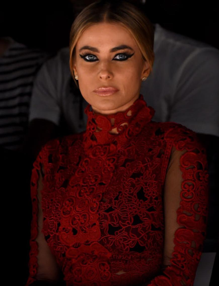 Ernster Blick, dramatisches Make-Up: Was wohl Carmen Electra da grade im Kopf durchgeht?