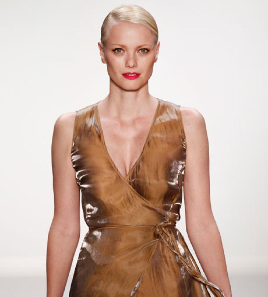 Model Franziska Knuppe lief für den Designer Riani