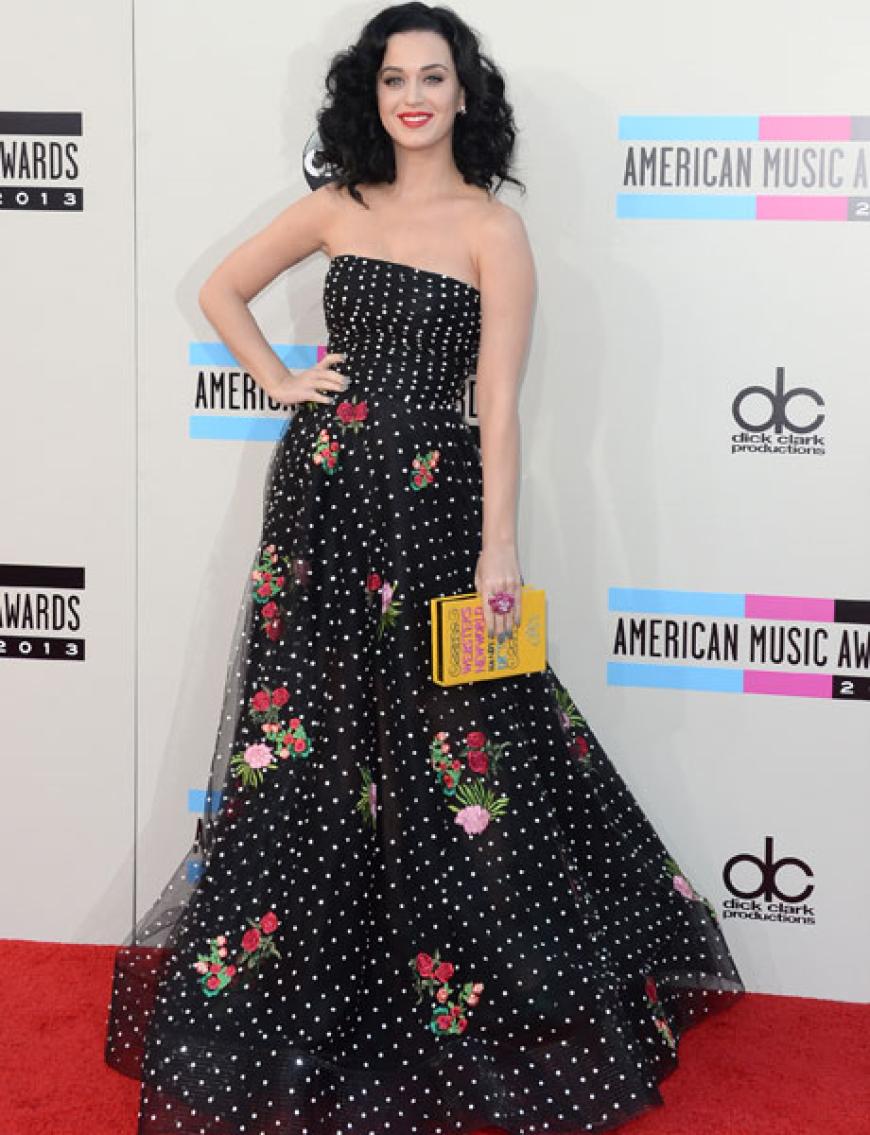 Katy Perry kam mit Blümchenkleid - aber ohne Lover John Mayer. Schade!