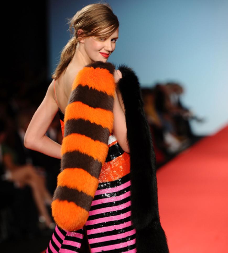 Ein Model präsentierte die Mode