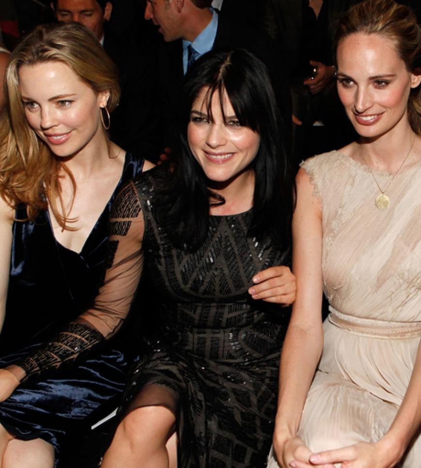 Bei J. Mendel sitzen Sie in der ersten Reihe: Melissa George, Selma Blair & Lauren Santo Domingo