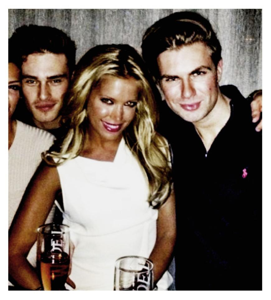 Sylvie Van der Vaart und mir wurde gerade etwas angedichtet, weil wir Händchen haltend aus einem Club kamen! Wir mussten so lachen über die Spekulationen