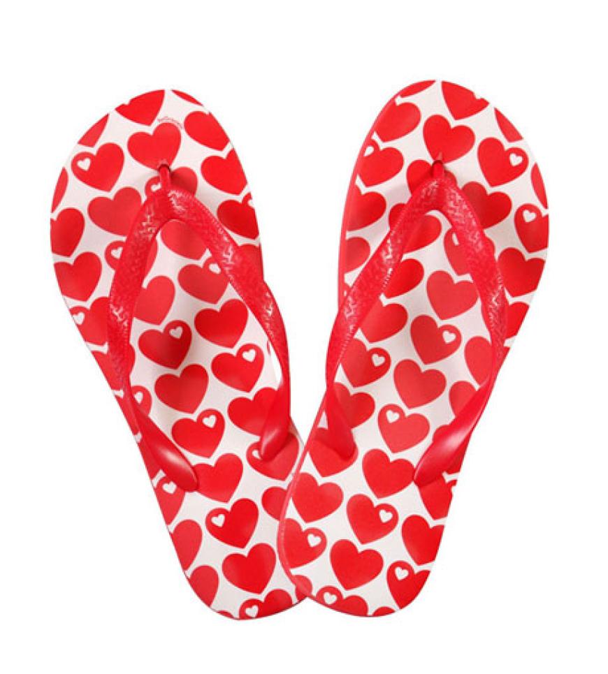 Hand aufs Herz: Wir haben ein großes Herz für diese herzigen Beach-Slipper von by Graziela! Ab 25,90 Euro - herzig, oder?