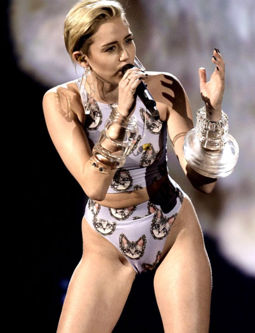 Miley Cyrus zeigte mal wieder mehr Haut, als uns lieb ist
