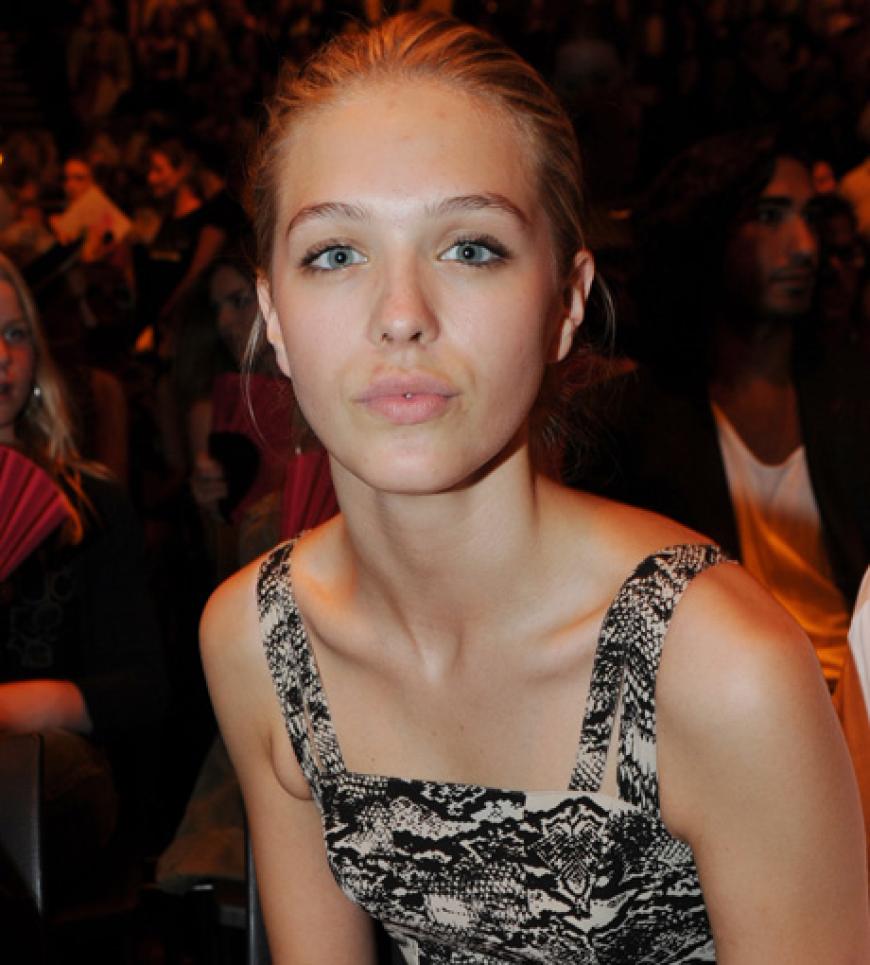 Hübsch! Sie hat es dank der Fashion Week nicht nur im Modelbusiness geschafft - Laura Zubriggen soll die neue Freundin von Noah Becker sein