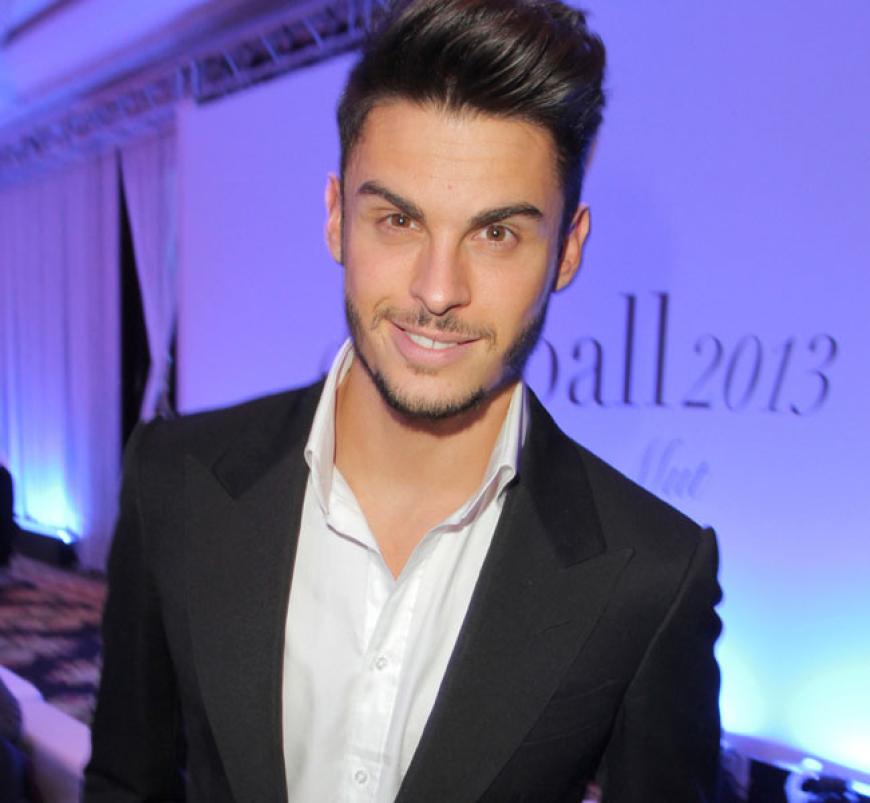 Karl Lagerfelds Muse Baptiste Giabiconi hat sich trotz aller Homogerüchte mit seiner Freundin Sarah verlobt