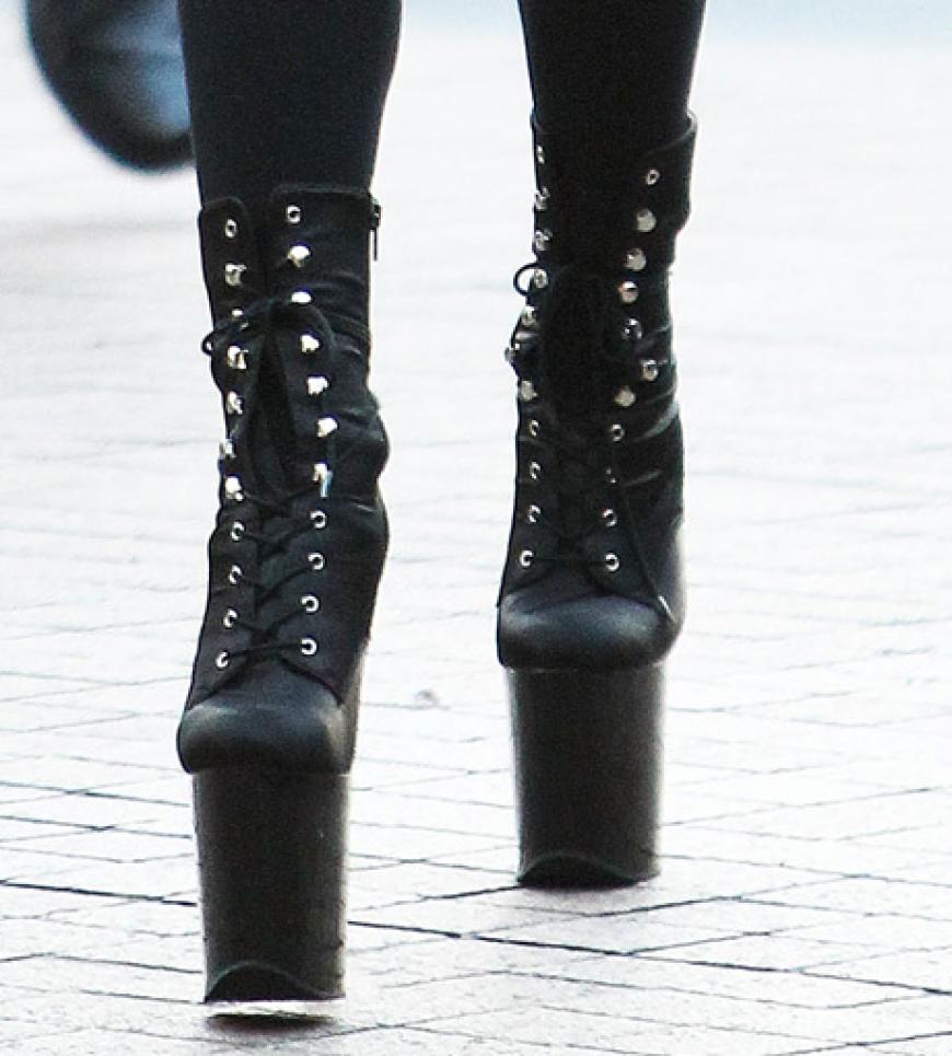Darauf verzichtet die Sängerin nur ungern: auf XXL-Heels. Oder habt ihr Lady Gaga schon mal in Ballerinas gesehen? Fast unvorstellbar!