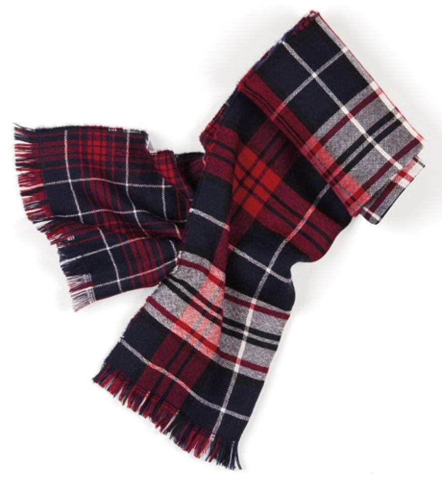 Für den Vater: Karoschal von Tommy Hilfiger, ca. 50 Euro