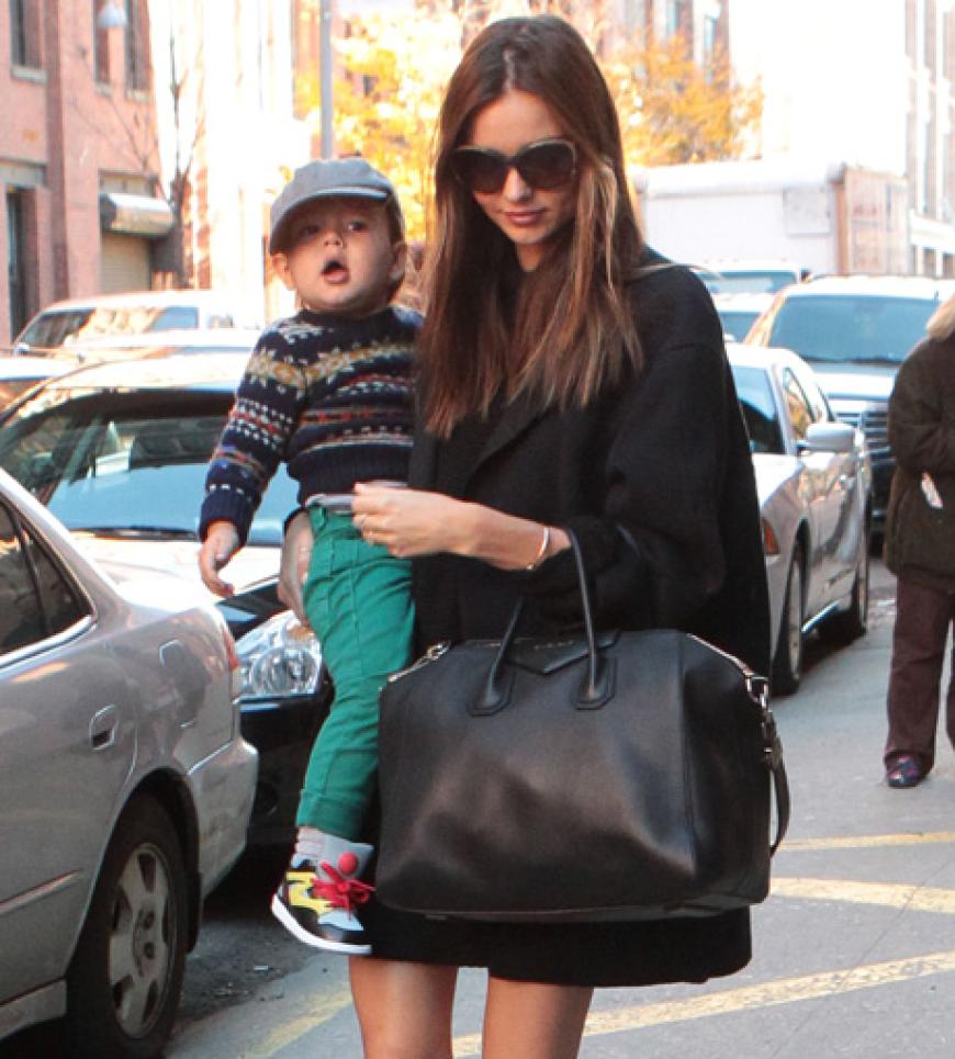 Wenige Tage zuvor: Der kleine Flynn (Sohn von Orlando Bloom und Topmodel Miranda Kerr) begleitete seine hübsche Mutter zu einem Fotoshooting in New York