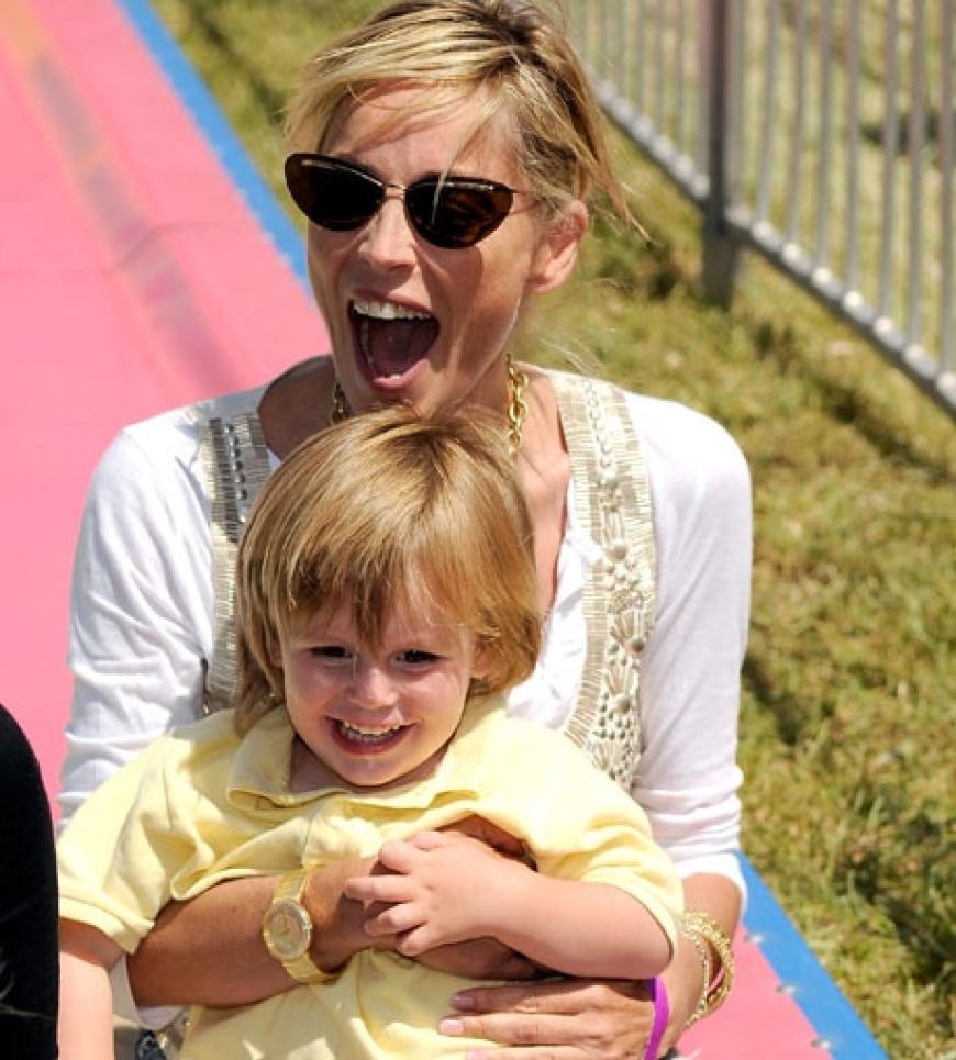 Sharon Stone tobt mit ihrem Sohn