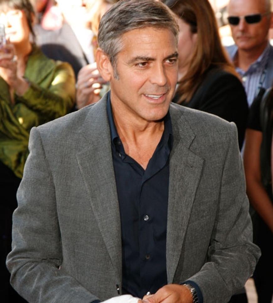 Auch er war vor wenigen Tagen noch in Venedig unterwegs: George Clooney. Er kam diesmal aber ohne Freundin Elisabetta Canalis